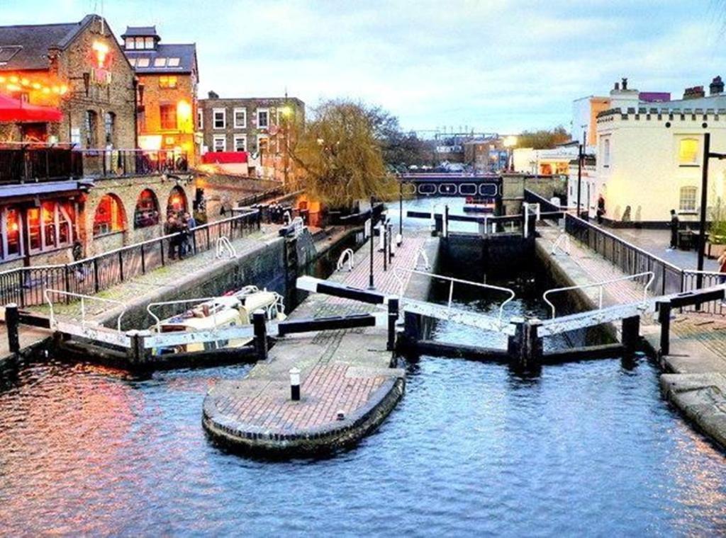 Spacious Comfy 2BR flat Londres Exterior foto